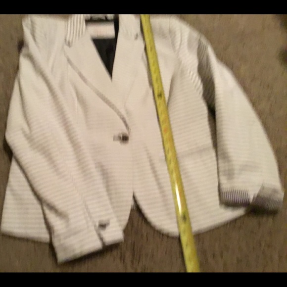 Jacket/Blazer - Picture 9 of 10